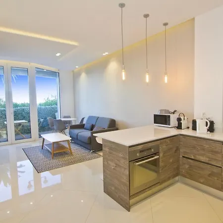 شقة Sea View- Easy Booking *