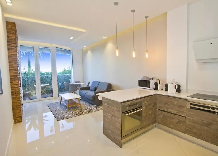 Apartamento Sea View- Easy Booking *